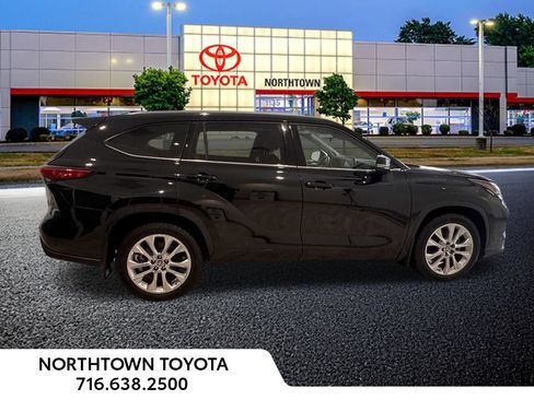 Used 2021 Toyota Highlander Limited AWD/4WD image 28