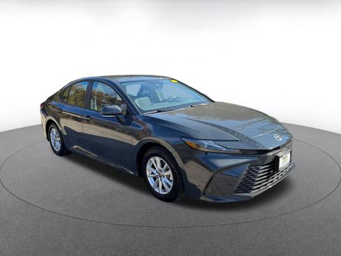 Used 2025 Toyota Camry LE image 1