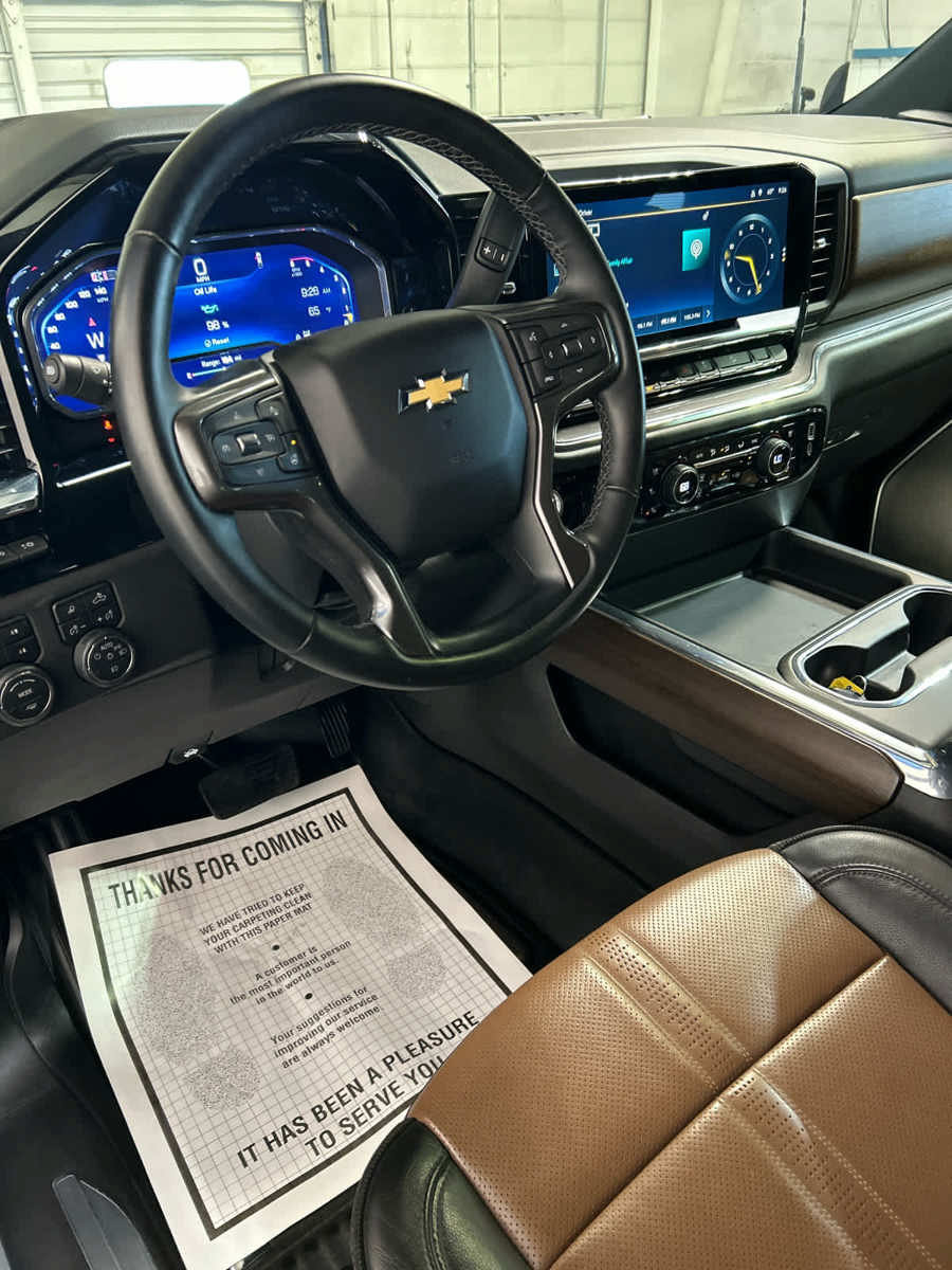 Used 2024 Chevrolet Silverado 2500 High Country w/ High Country Premium Package AWD/4WD image 10