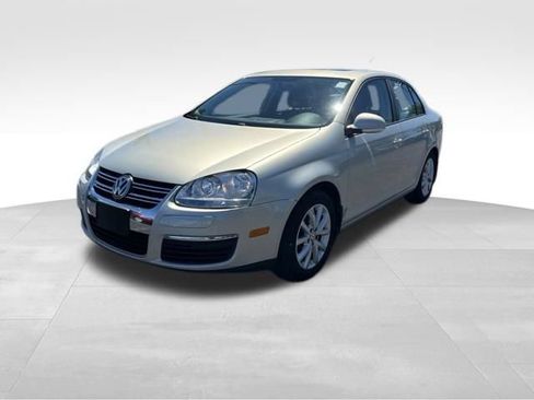 Used 2010 Volkswagen Jetta Limited Edition FWD image 3