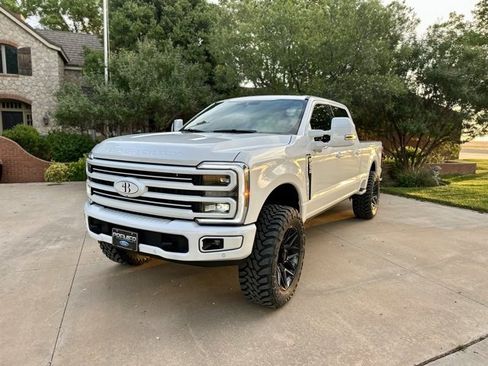 Used 2025 Ford F250 Platinum w/ Platinum Plus Package image 9