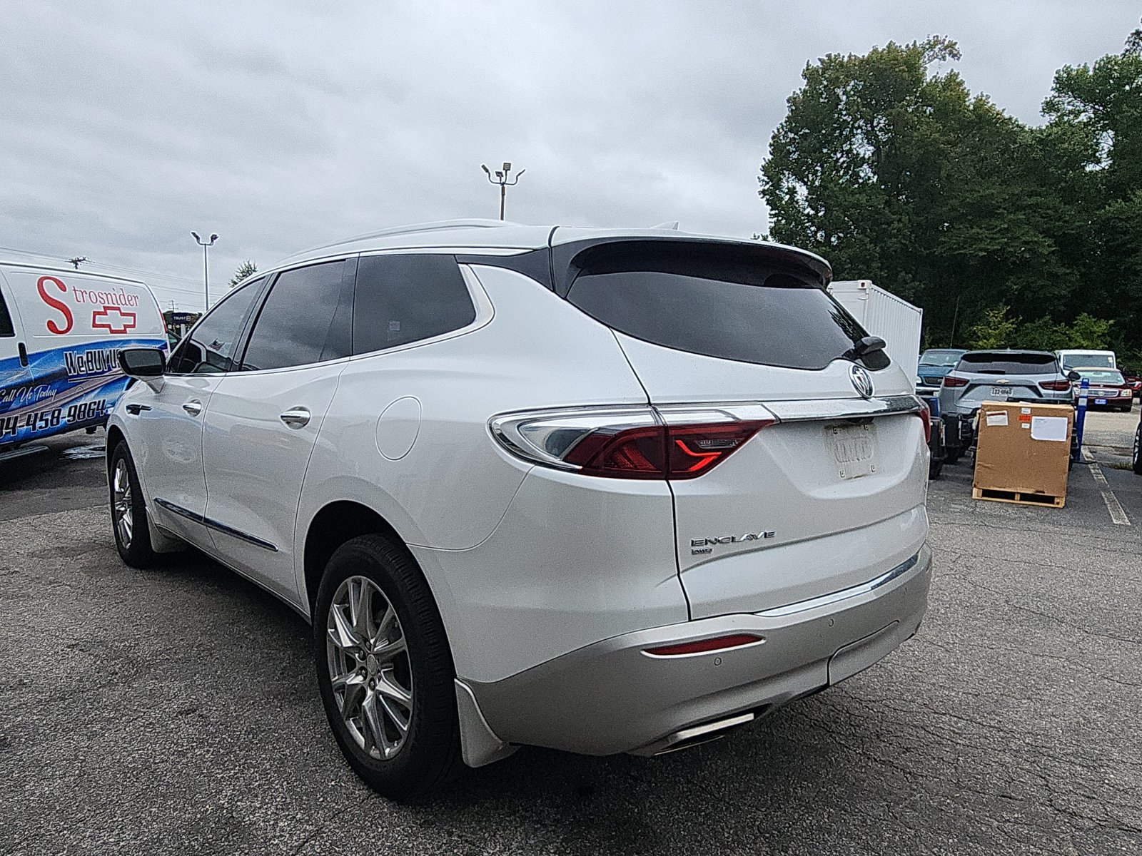 Used 2022 Buick Enclave Premium w/ Experience Buick Package AWD/4WD image 3