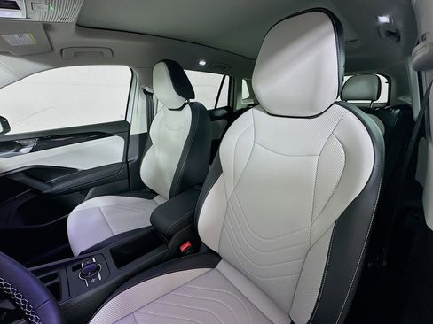 New 2025 Volkswagen Tiguan SE image 20