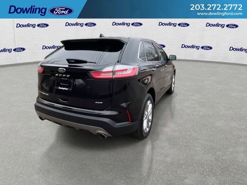 Used 2024 Ford Edge Titanium image 3