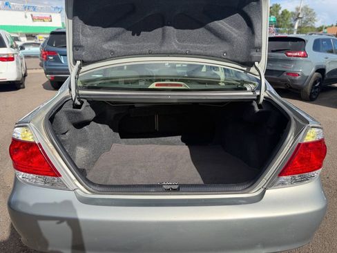 Used 2006 Toyota Camry XLE FWD image 8
