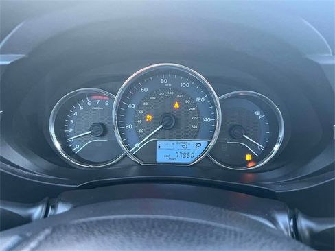 Used 2015 Toyota Corolla LE image 28