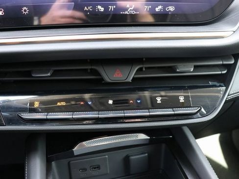 New 2025 Buick Envision Avenir image 21