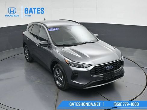 Used 2025 Ford Escape ST-Line AWD/4WD image 46