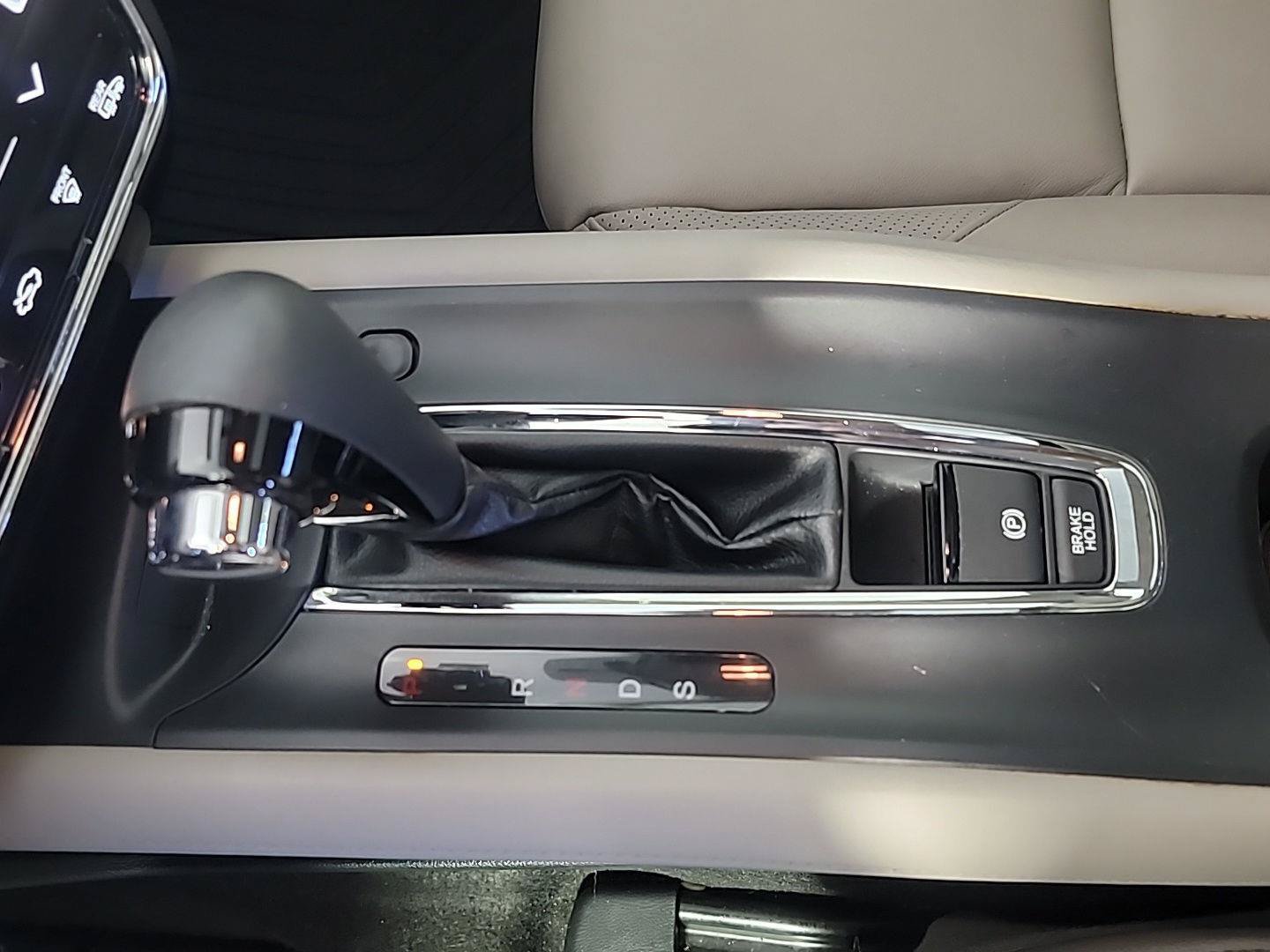 Certified 2017 Honda HR-V EX-L image 33