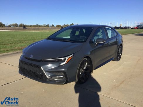 Used 2024 Toyota Corolla SE image 8