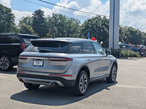 Used 2024 Lincoln Corsair AWD image 3