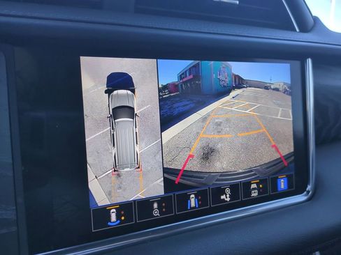 Used 2023 GMC Yukon XL Denali image 27