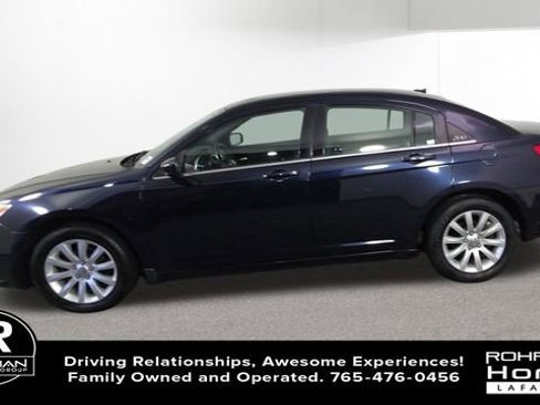 Used 2012 Chrysler 200 Touring FWD image 5