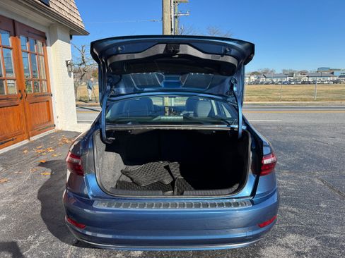 Used 2021 Volkswagen Jetta SE w/ SE Cold Weather Package image 29