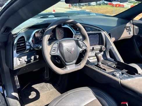Used 2016 Chevrolet Corvette Z06 w/ 3LZ Preferred Equipment Group RWD image 6