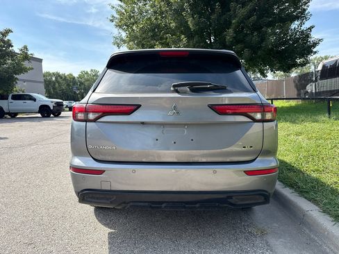 Used 2023 Mitsubishi Outlander SE Black Edition FWD image 6