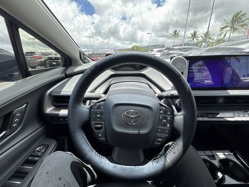 Used 2023 Toyota Prius Limited FWD image 11