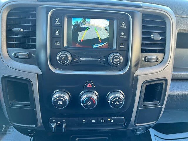 Used 2015 RAM 2500 Tradesman w/ Chrome Appearance Group AWD/4WD image 11