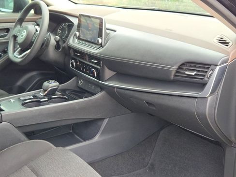 Used 2021 Nissan Rogue S image 30