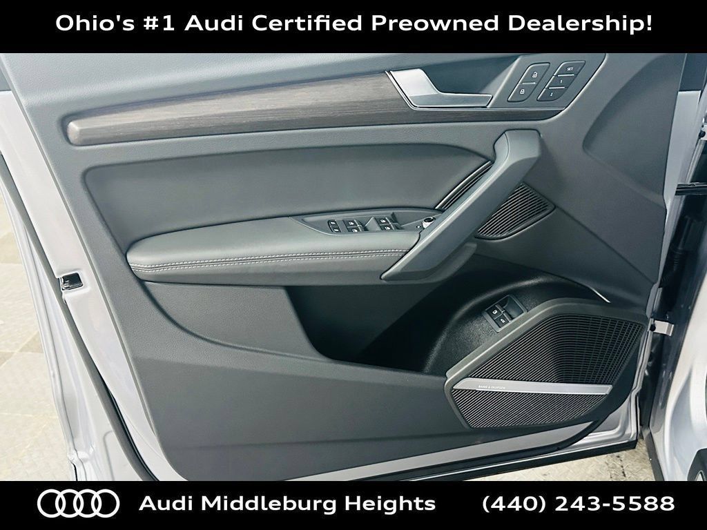 Certified 2025 Audi Q5 e Premium Plus w/ Premium Plus Package AWD/4WD image 32