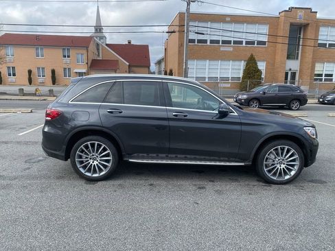 Used 2020 Mercedes-Benz GLC 300 4MATIC image 4