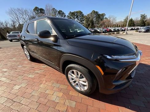 Used 2025 Chevrolet TrailBlazer LS w/ LS Convenience Package image 38
