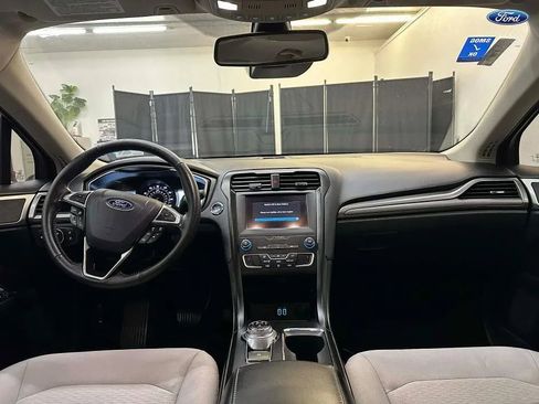 Used 2019 Ford Fusion SE w/ Equipment Group 151A image 22