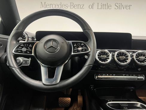 Used 2023 Mercedes-Benz CLA 250 4MATIC image 31