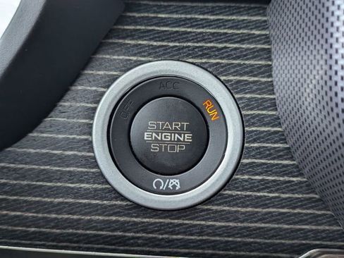 Used 2021 RAM 1500 Limited w/ Body Color Bumper Group image 31