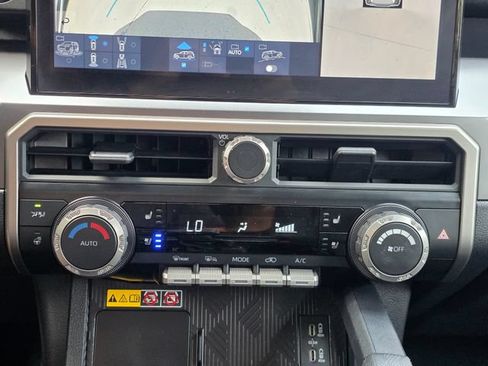 Certified 2025 Toyota 4Runner TRD Off-Road Premium w/ Tow Technology Package AWD/4WD image 17