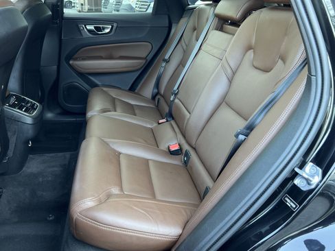 Used 2018 Volvo XC60 T5 Inscription w/ Luxury Seat Package AWD/4WD image 29