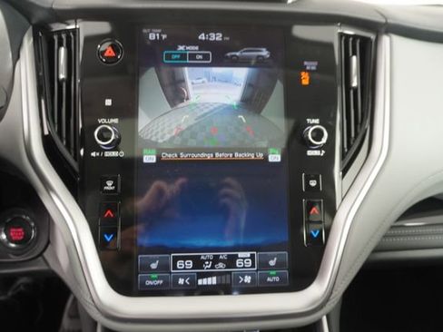 Certified 2025 Subaru Outback Limited image 28