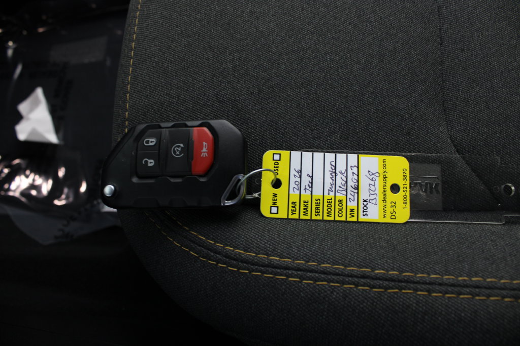 Used 2026 Jeep Wrangler Unlimited Sahara AWD/4WD image 14
