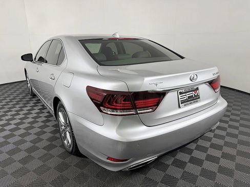 Used 2014 Lexus LS 460 w/ Comfort Package RWD image 16