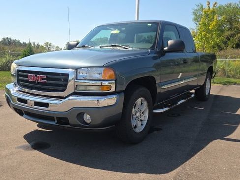 Used 2006 GMC Sierra 1500 SLE w/ Sierra Special Edition RWD image 2