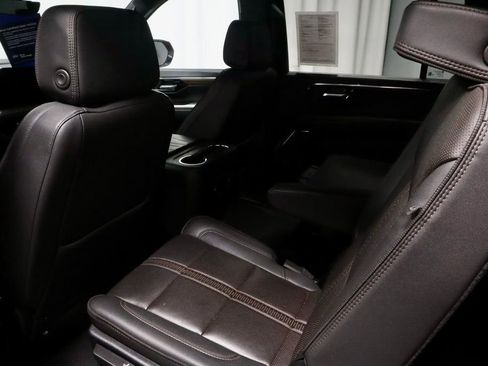 Used 2025 Chevrolet Suburban High Country w/ Sun And Tow Package AWD/4WD image 23