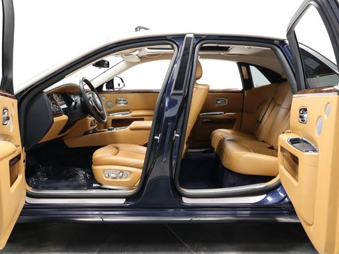 Used 2016 Rolls-Royce Ghost image 52