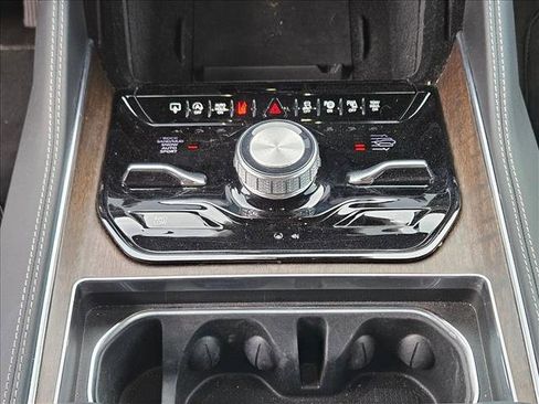 Used 2024 Jeep Grand Wagoneer Series I w/ HD Trailer Tow Package image 10