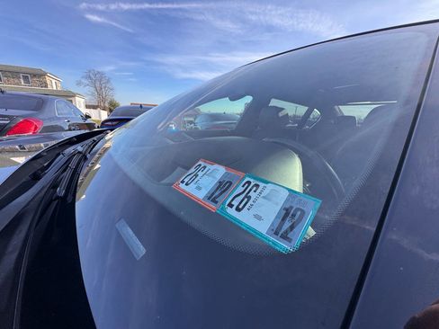 Used 2017 BMW 750i xDrive image 34