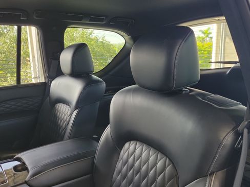 Used 2021 INFINITI QX80 Sensory w/ All-Season Package RWD image 8