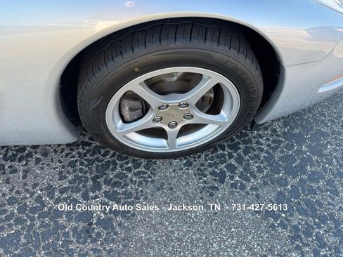 Used 2000 Chevrolet Corvette Convertible w/ Memory Pkg image 11