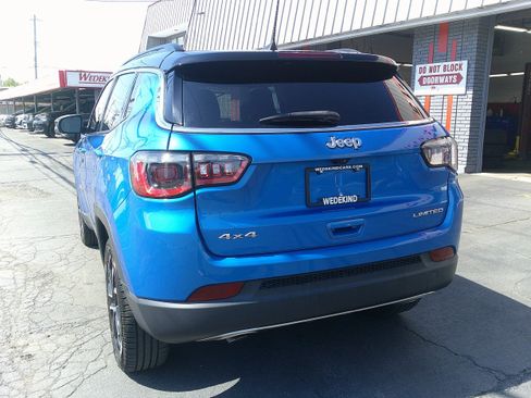 Used 2023 Jeep Compass Limited w/ Sun and Sound Group AWD/4WD image 7