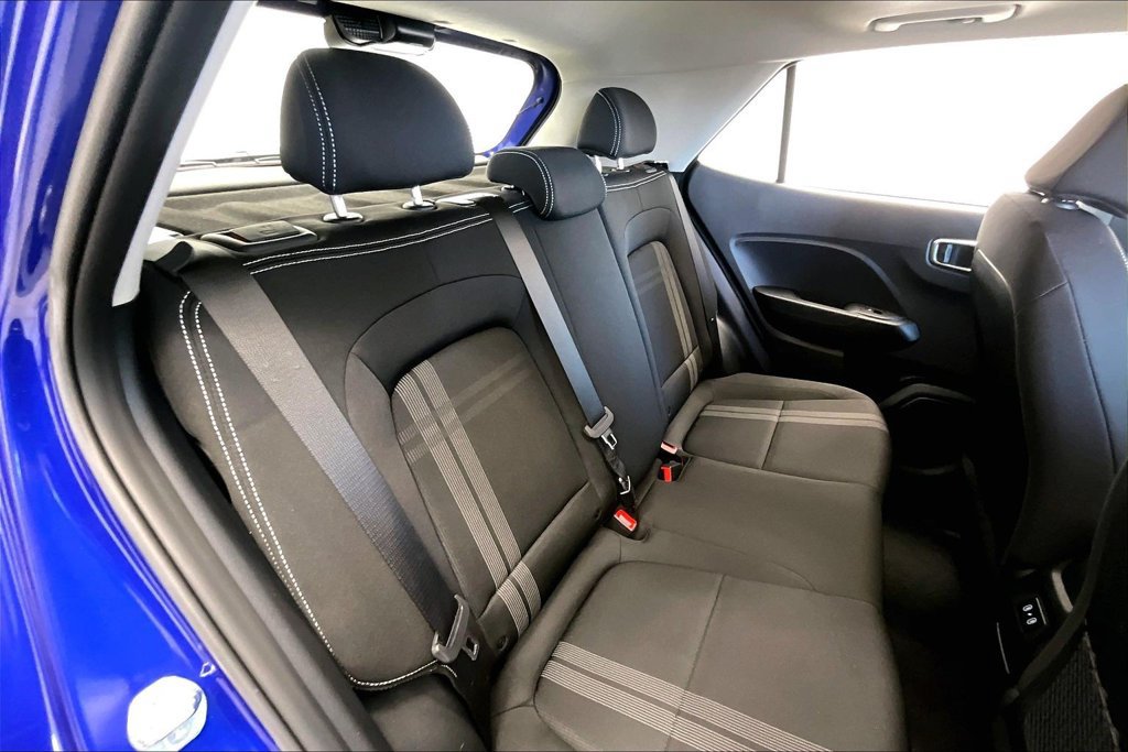 Used 2024 Hyundai Venue SEL FWD image 28