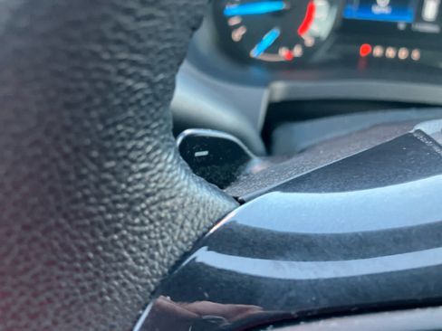 Used 2017 Ford Explorer XLT FWD image 17