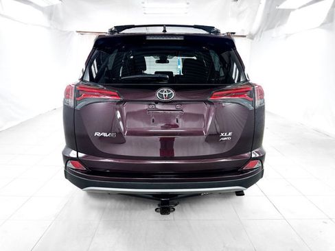 Used 2018 Toyota RAV4 XLE w/ Plus Extra Value Package AWD/4WD image 5