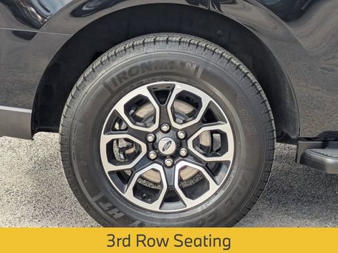 Used 2024 Ford Expedition XLT image 13