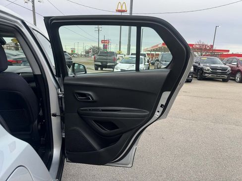 Used 2020 Chevrolet Trax LS image 21