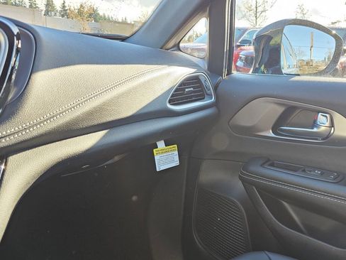 New 2026 Chrysler Pacifica Select image 22