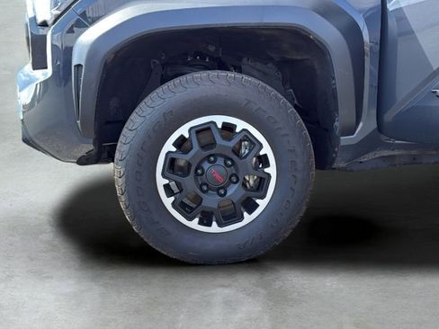 Used 2024 Toyota Tacoma TRD Off-Road AWD/4WD image 33