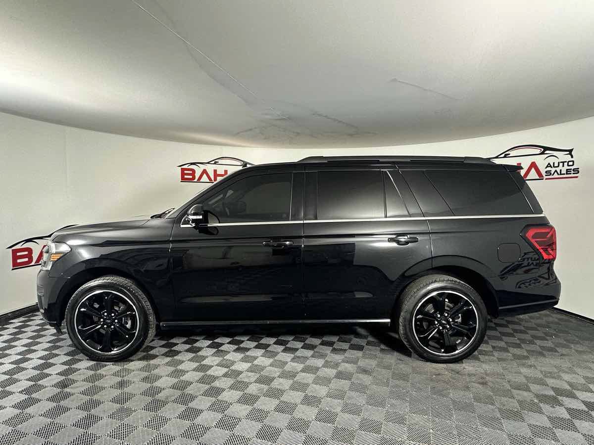 Used 2023 Ford Expedition Limited AWD/4WD image 5